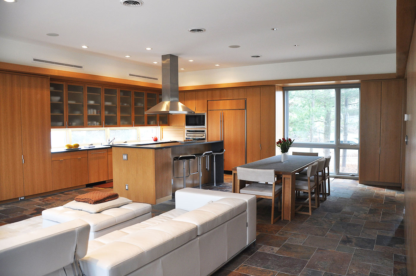 3-facing-kitchen